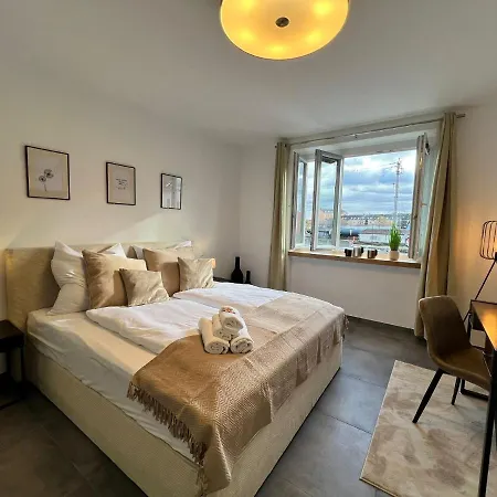 Modern At - Hauptbahnhof ホテル クレムス アン デル ドナウ