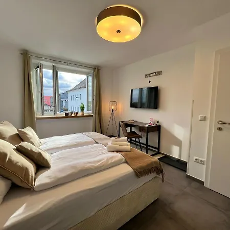 Modern At - Hauptbahnhof *