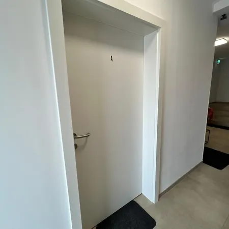 Modern At - Hauptbahnhof Hotel Kremže