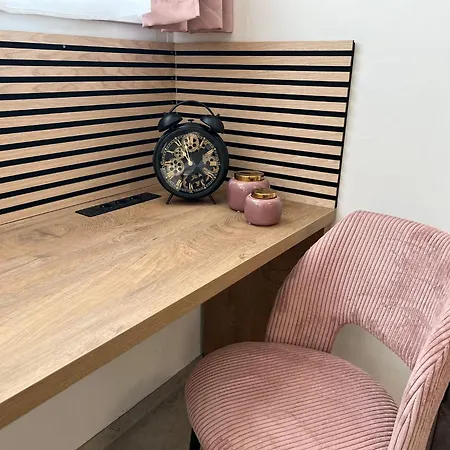 Отель Modern At - Hauptbahnhof Кремс на Дунае