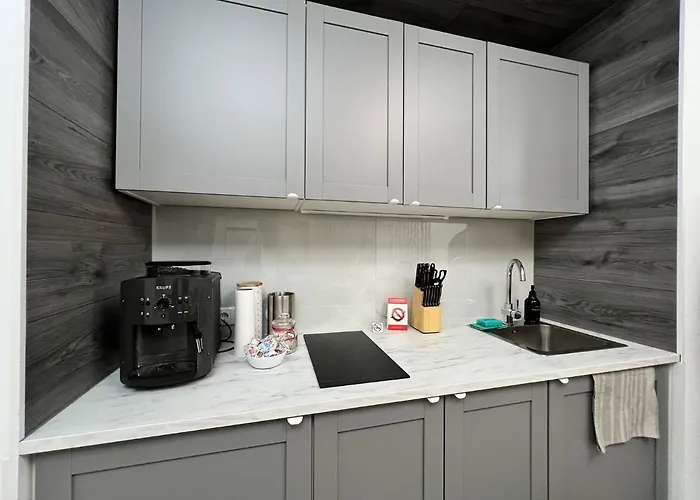 Modern At - Hauptbahnhof