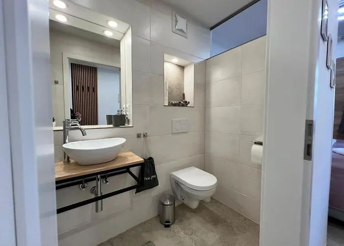 Modern At - Hauptbahnhof *