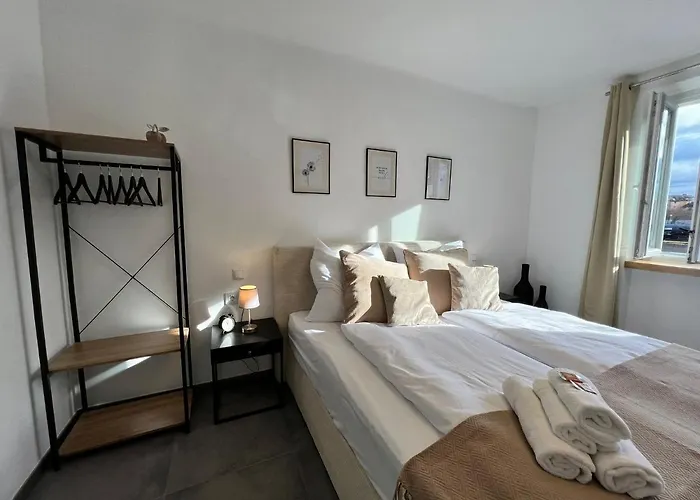 Modern At - Hauptbahnhof Krems an der Donau