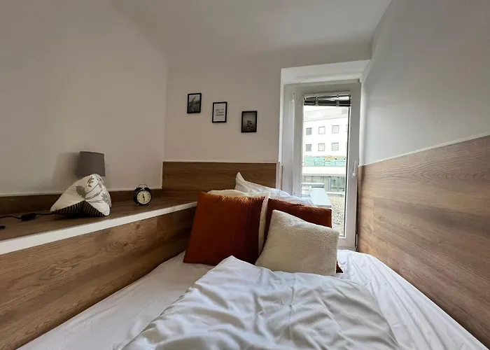 Modern At - Hauptbahnhof *