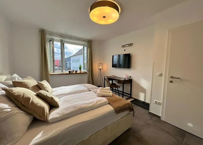 Modern At - Hauptbahnhof *